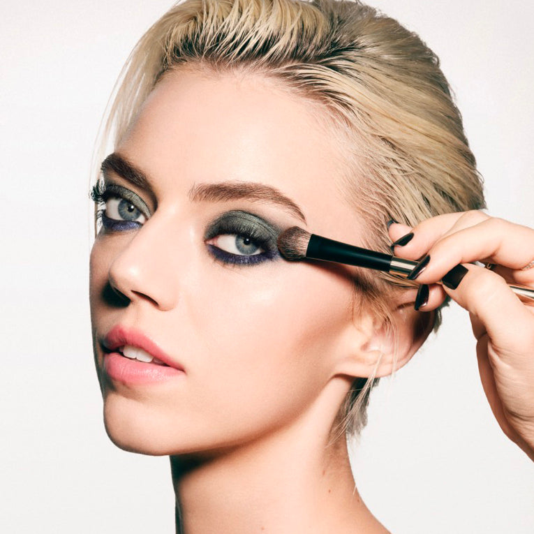 eye makeup brush guide