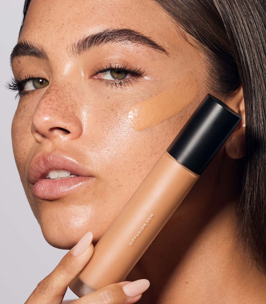 Diffusion Dew Skin Tint in Honey 07