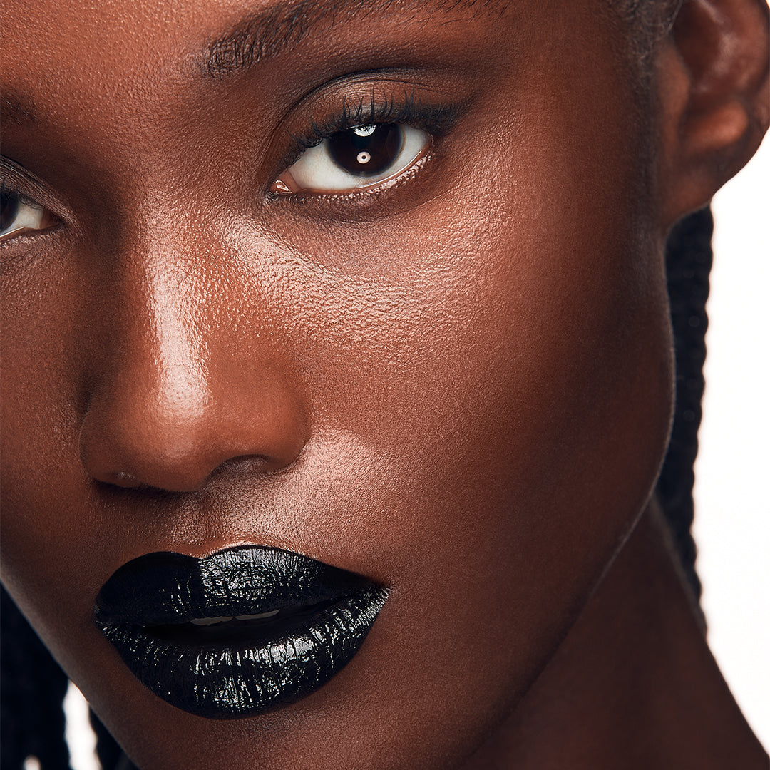 how to pull off dark lipstick