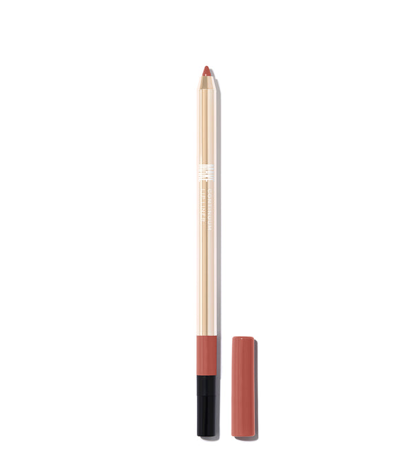 Continuum Lip Liner in Equilibrium