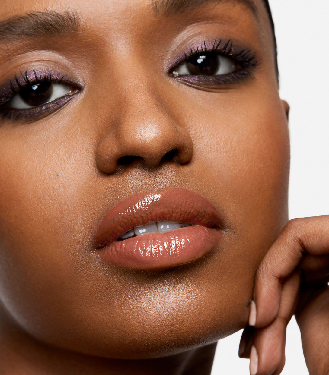 make beauty model wearing serum balm intense in anti gravity | Sabrin wears Serum Balm Intense in Anti Gravity